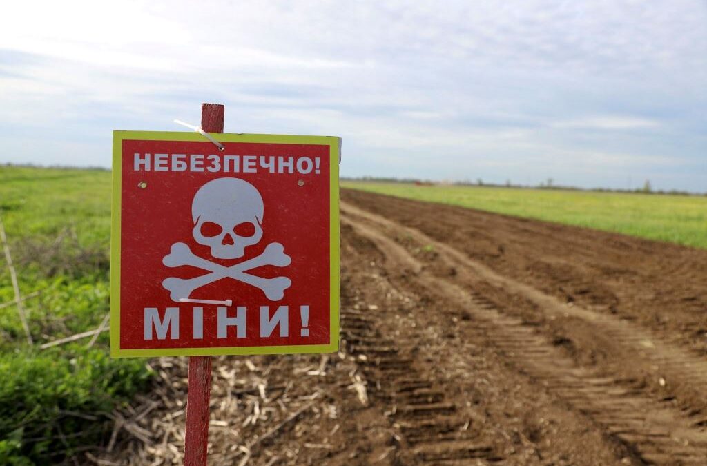 Уряд повністю компенсує фермерам витрати на гуманітарне розмінування деокупованих земель