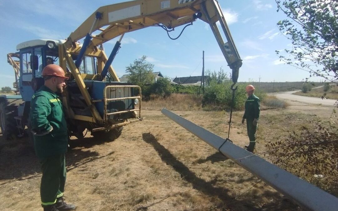 Спеціалісти з Рівного допомагають відновлювати електромережі на Херсонщині