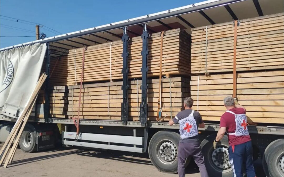 У Білозерській громаді допомагають людям, чиї домівки постраждали від ворожих обстрілів