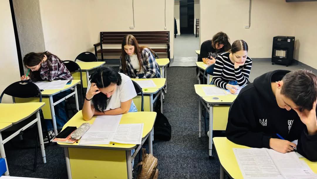 У Херсоні школярі, попри все, готуються до НМТ