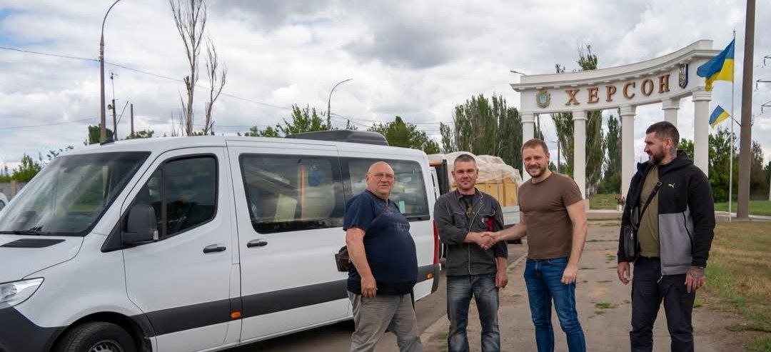 Німецькі партнери передали Херсонській громаді автомобілі