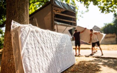 Польські благодійники передали ліжка для пунктів розміщення евакуйованого населення в Херсонській громаді