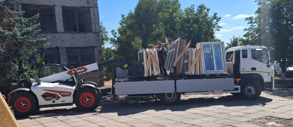Благодійники передали Нововоронцовській громаді вантажний автомобіль