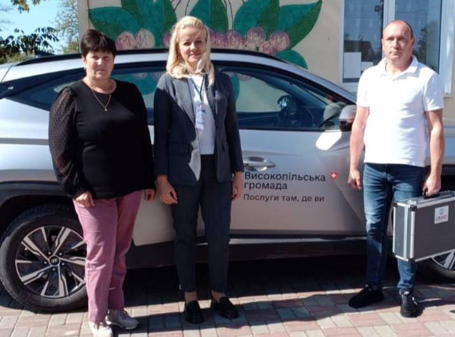 Фахівці ЦНАПів Херсонщини продовжують надавати сервіс прямо у громадах