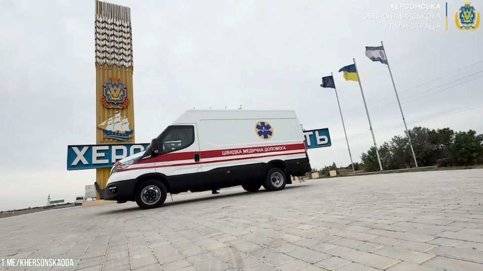 До Станіславської громади доставили броньовану «швидку»