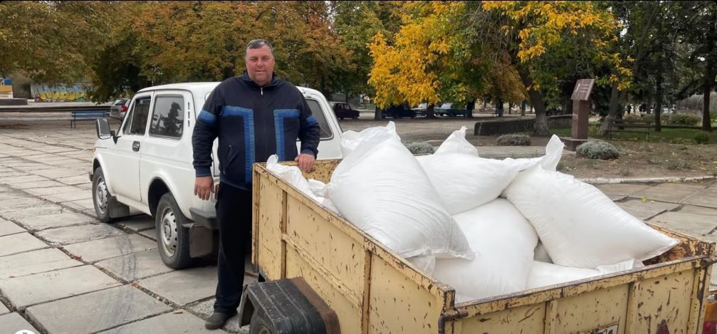Нідерландські благодійники передали допомогу пасічникам Нововоронцовської громади