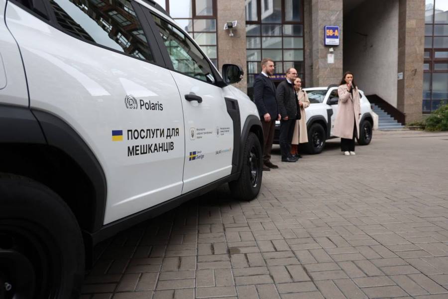 Херсонщина отримала автомобіль і спецобладнання для виїзного обслуговування мешканців громад