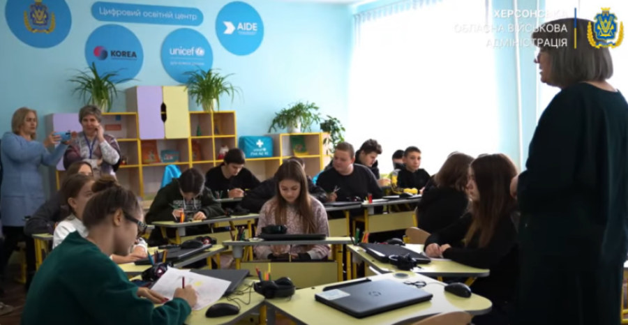 На базі школи у Кочубеївській громаді працює цифровий освітній центр