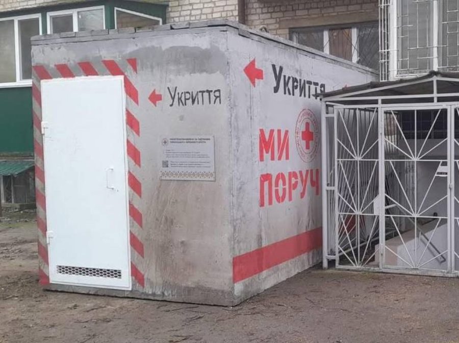 У Херсоні встановили ще три мобільних укриття