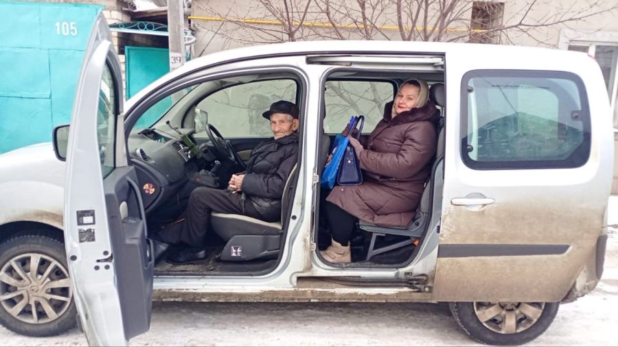 У Херсонській громаді продовжує діяти послуга “Соціальне таксі”