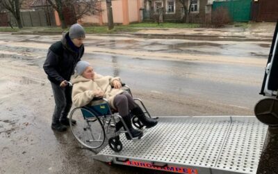 У Херсонській громаді продовжує діяти послуга “Соціальне таксі”