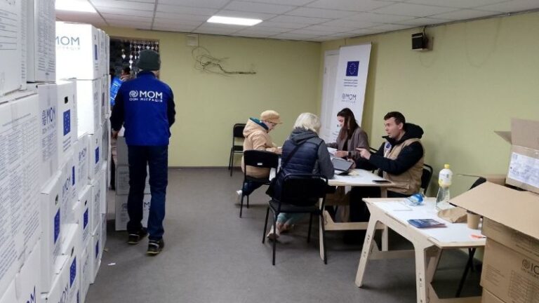 Хаб «Вільні разом» у Дніпрі допомагає переселенцям з Херсонщини