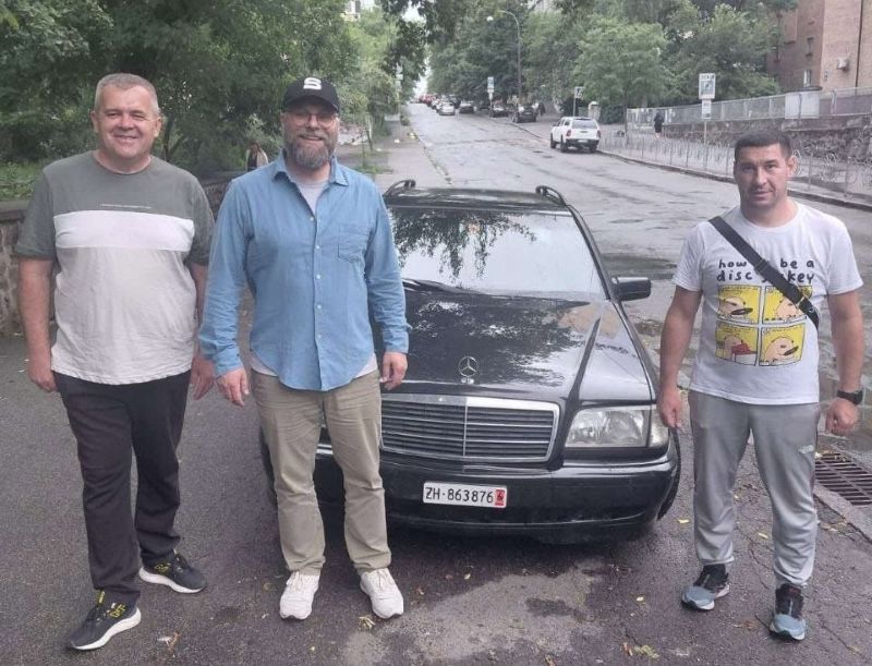 Швейцарія передала Новоолександрівській громаді автомобіль