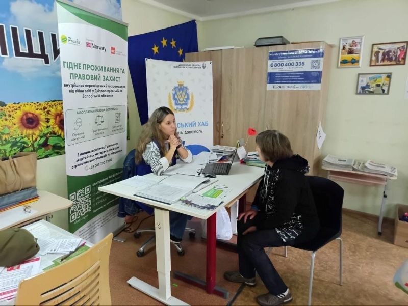 Хаб у Дніпрі надає допомогу переселенцям з Херсонщини
