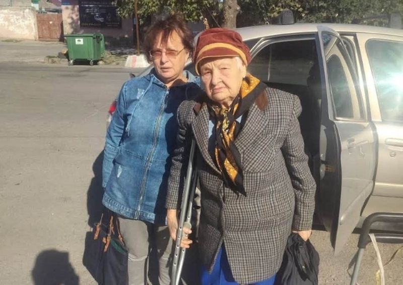 У Херсоні продовжує роботу “Соціальне таксі”